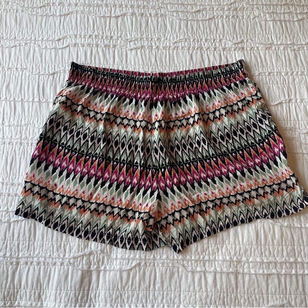 Lightweight Ikat Patterned Shorts | XL